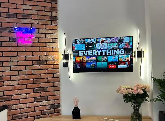 Loft W Centrum Z Jacuzzi شقة